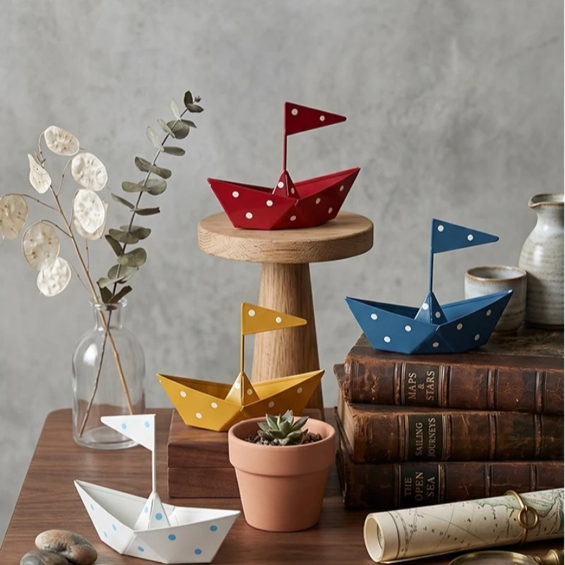 New Metal Origami Ship Statue, Nautical Home Decoration, Polka Dot Sailboat Model, Living Room and Office Desktop Decoration