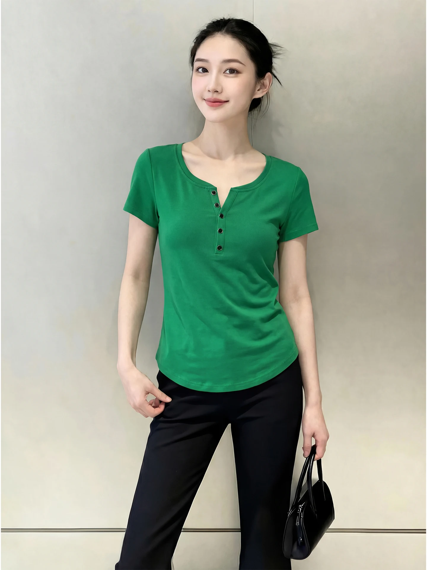 

Spring 2026 plus Size een Henry Collar ort Sve T-irt Women Slimming Decorative Button Decor Inner Wear Top