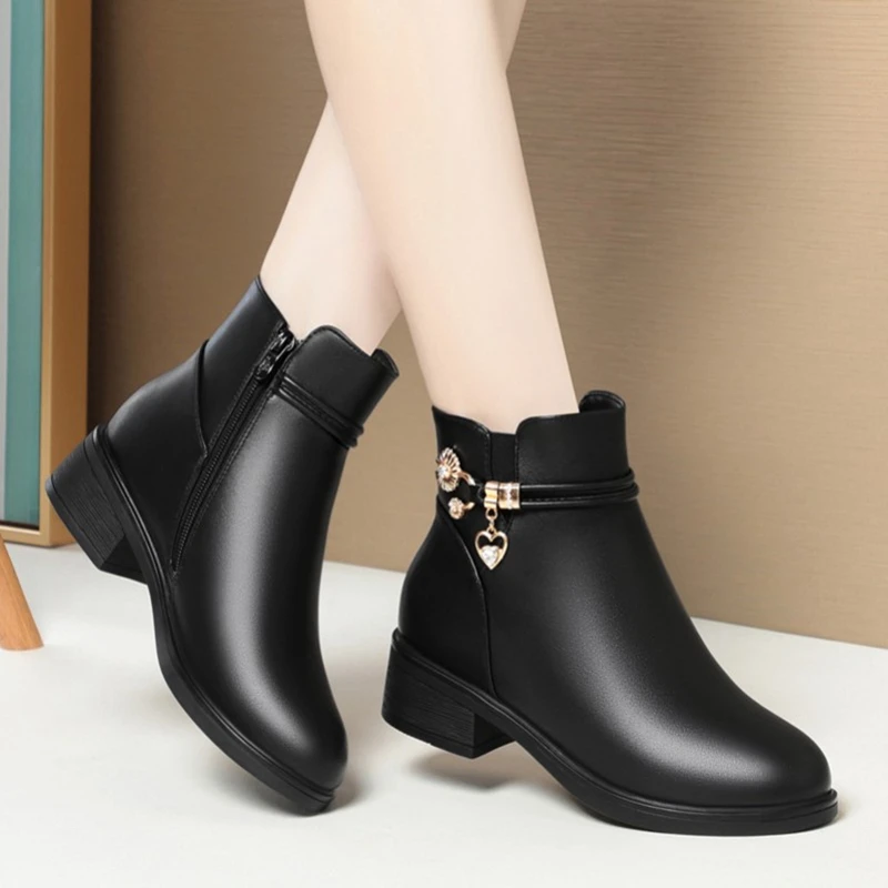 High Quality Autumn Winter Fashion Soft Leather Women's Boots Woman Warm Fur Black Ankle Boots Ladies Snow Boots Plus Size 35-43
