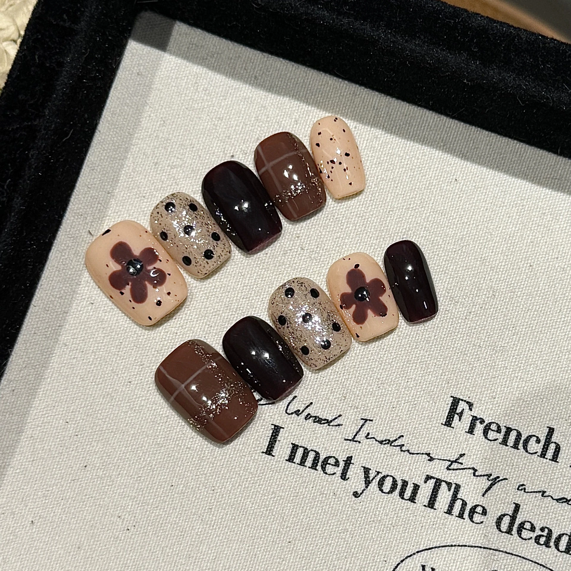 Handmade Press on Nails Caramel Blending Amber Cat's Eye False Nails Short Square Head Manicure Wearable Nail Tips Art 10pcs