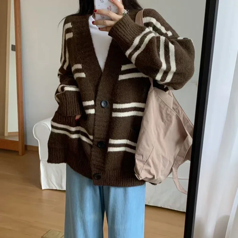 

New Autumn/winter Striped Pocket Sweater Jacket Versatile Loose Knitted Cardigan Korean Style Sweet Long Sleeved V-neck Cardigan