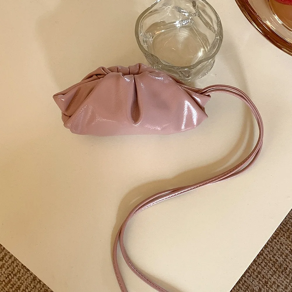 

Portable PU Leather PU Mini Cloud Bag Silver Mini Hanging Neck Coin Purse Korean Style Purse Lanyard Wallet Travel