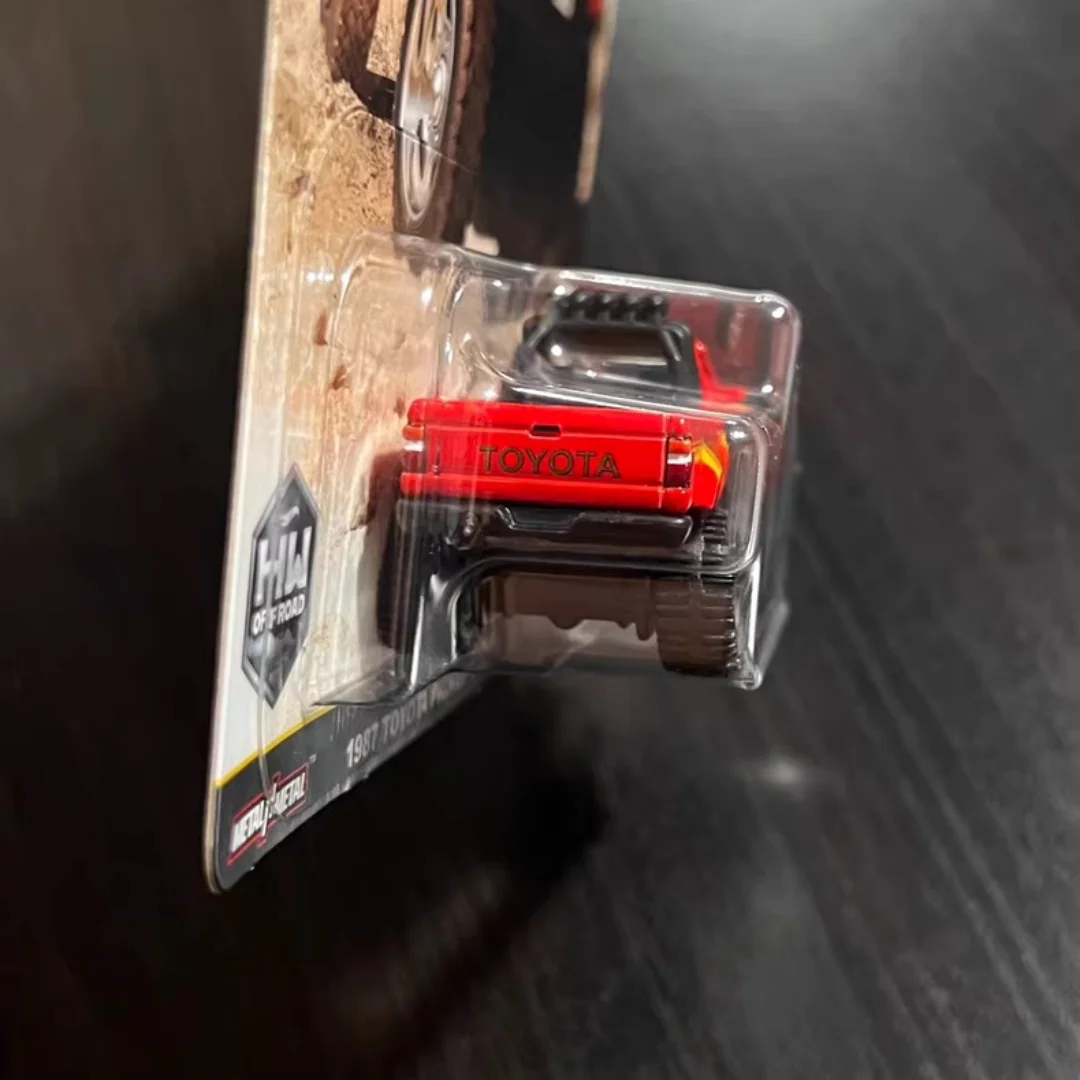 Hot Wheels Premium 2025 ثقافة السيارة HW Off Road 1987 TOYOTA PICK 1:64 مقياس دييكاست سبيكة نموذج تحصيل الأولاد اللعب الهدايا #4