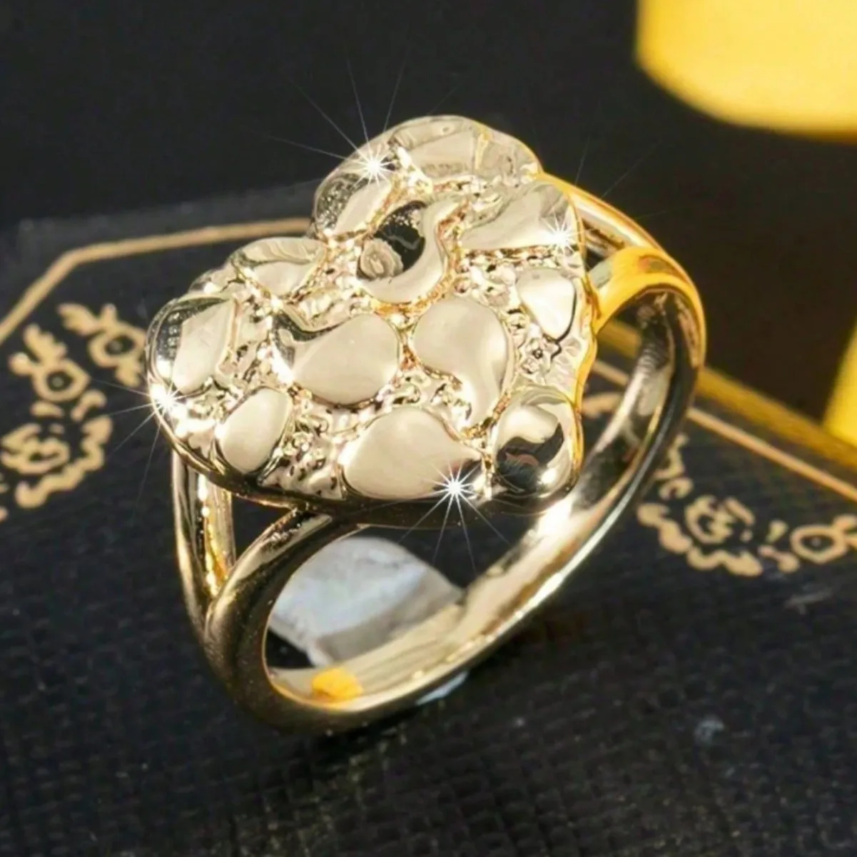 

Classic Gold Plated Heart Nugget Ring Unisex Comfort Fit Ideal for Daily Wear Gifts Party Jewelry Accessories