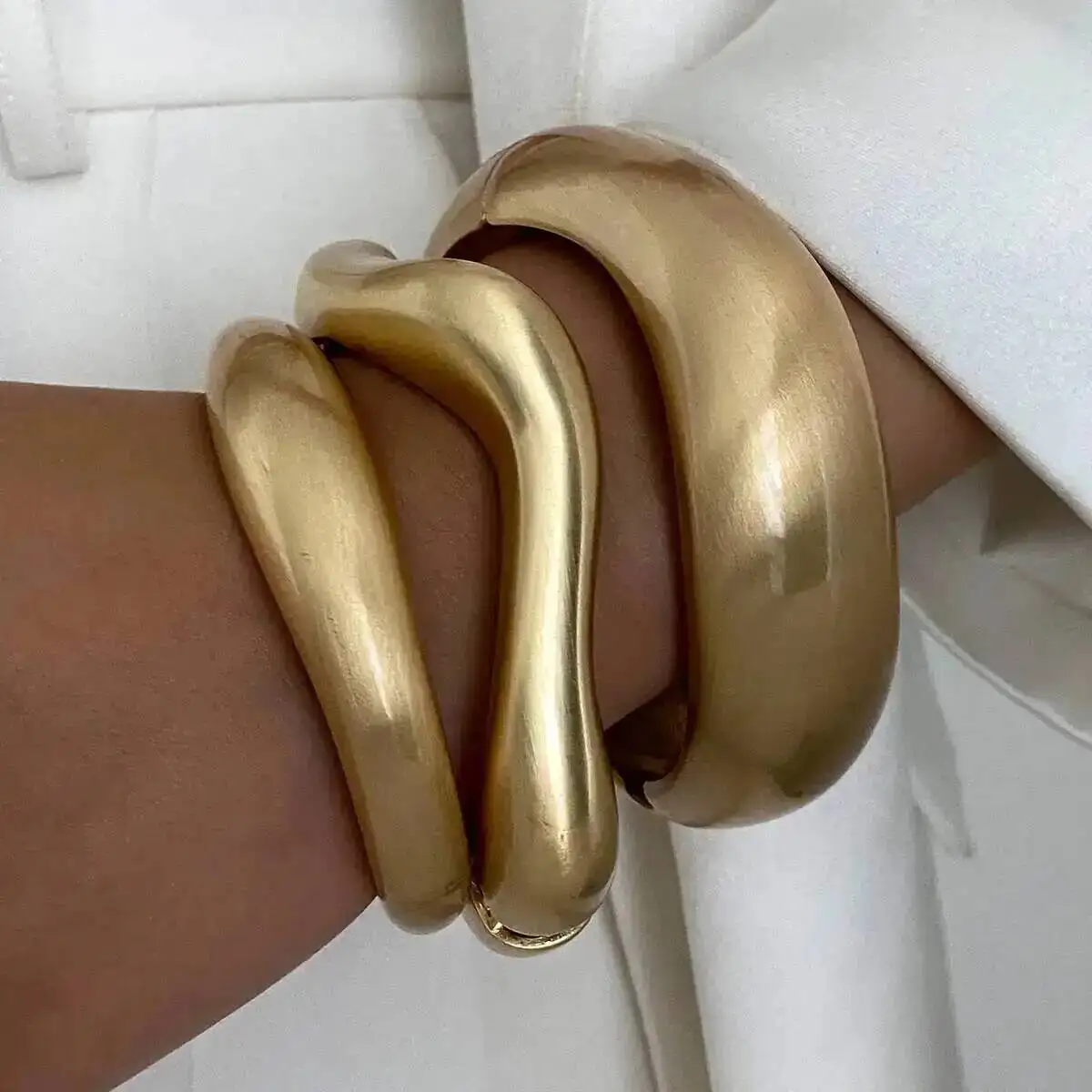 

KunJoe 3 Styles Hip Hop Irregular Geometry Wide Bracelet for Women Trendy Gold Color Stackable Open Spring Bangle Party Jewelry