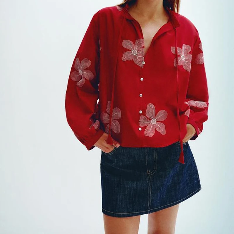 Primavera 2025 blusa de camisa con bordado floral y cuello en V de manga larga para mujer