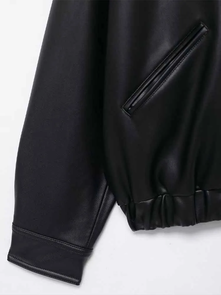 Nuovi arrivi autunnali in stile europeo e americano, abbigliamento da donna alla moda e alla moda, versatile giacca effetto pelle patchwork.