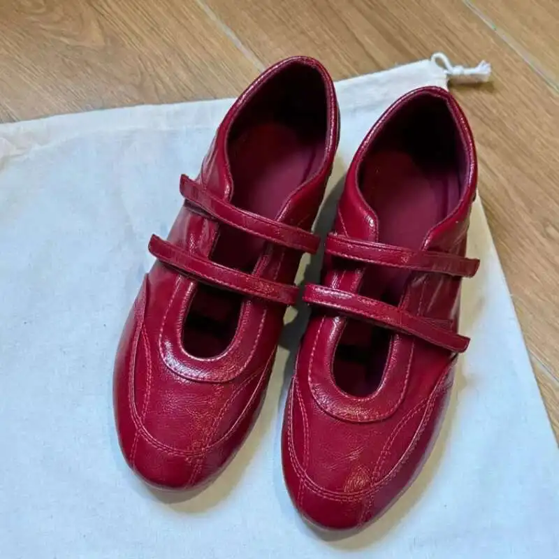 

Женские туфли Мэри Джейн, новые весенние модные красные свадебные туфли из лакированной кожи, балетки на плоской подошве с липучками