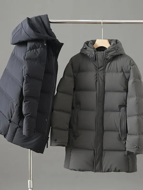 

Зимняя мужская модная пуховая куртка для активного отдыха, 90% пухового наполнителя, с теплорефлекторным эффектом, ветрозащитная, с капюшоном, средней длины, утепленная.