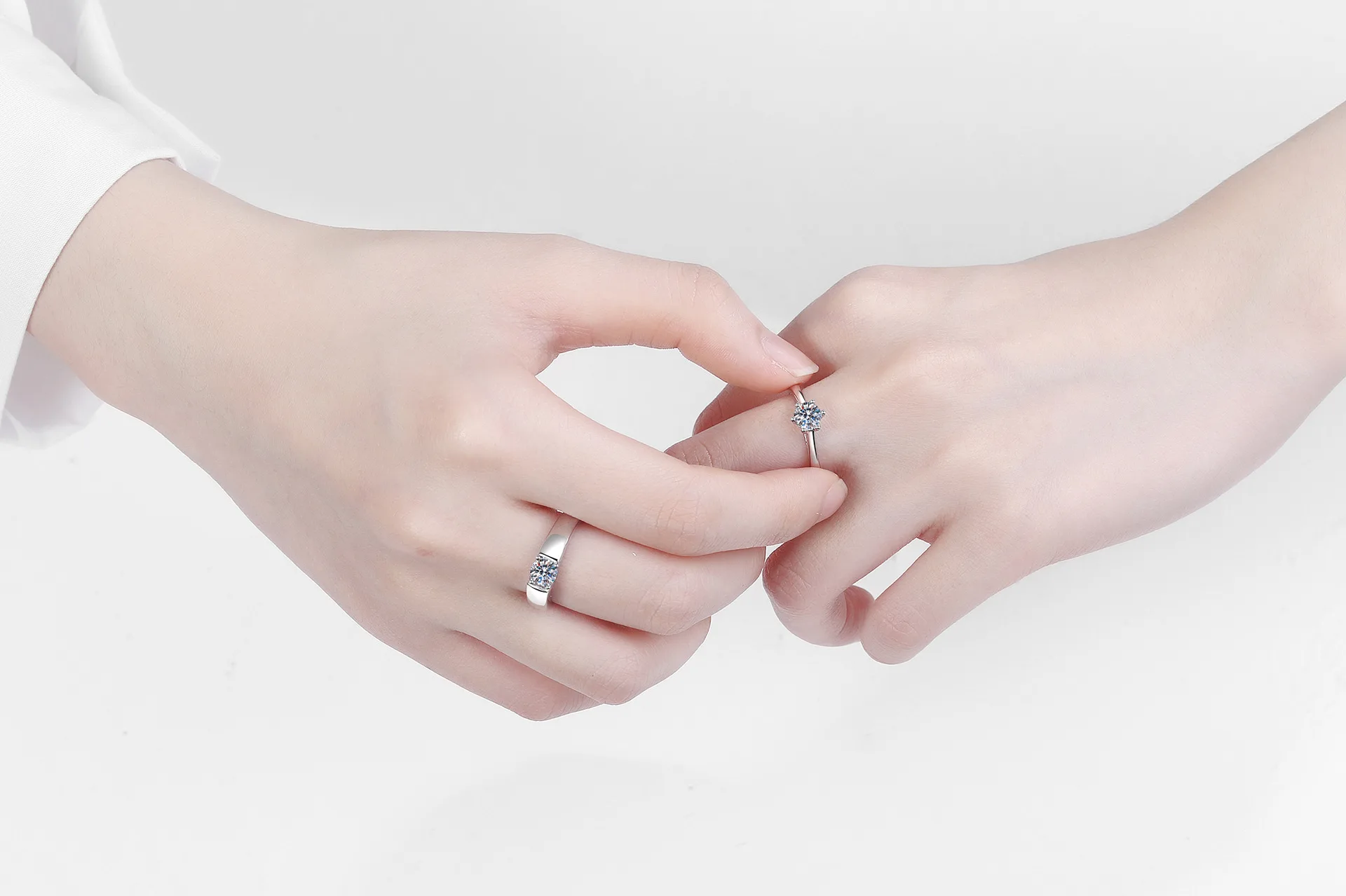 Light luxury fashion Korean version opening 1 carat mosanite ring platinum men and women diamond ring pair pt950 couple ring