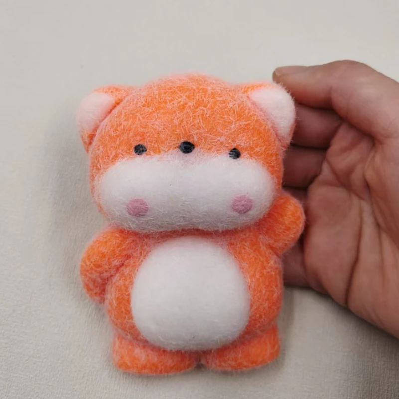 フワフワアカギツネソフトスクイーズおもちゃかわいい低反発ストレスリリーフおもちゃ新しいかわいい漫画動物人形ストレスを軽減誕生日ギフト