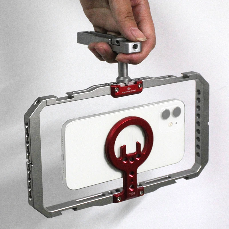 

Универсальный защитный чехол-кейс для смартфона с быстрым креплением MagSafe и боковой ручкой для iPhone 17, 16, 15, 14 Pro Max