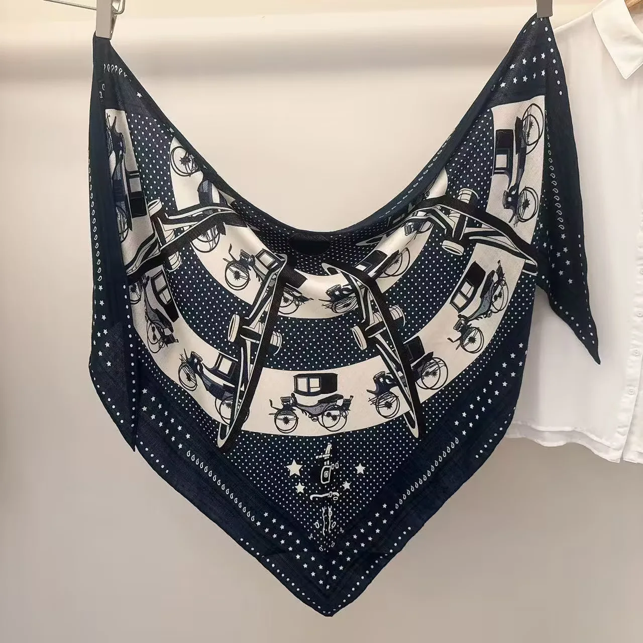 

Triangle Silk&Wool Shawl Winter Soft Scarf Women Large Scarves Hand Rolled Edges Shawls Mother Christmas Gift