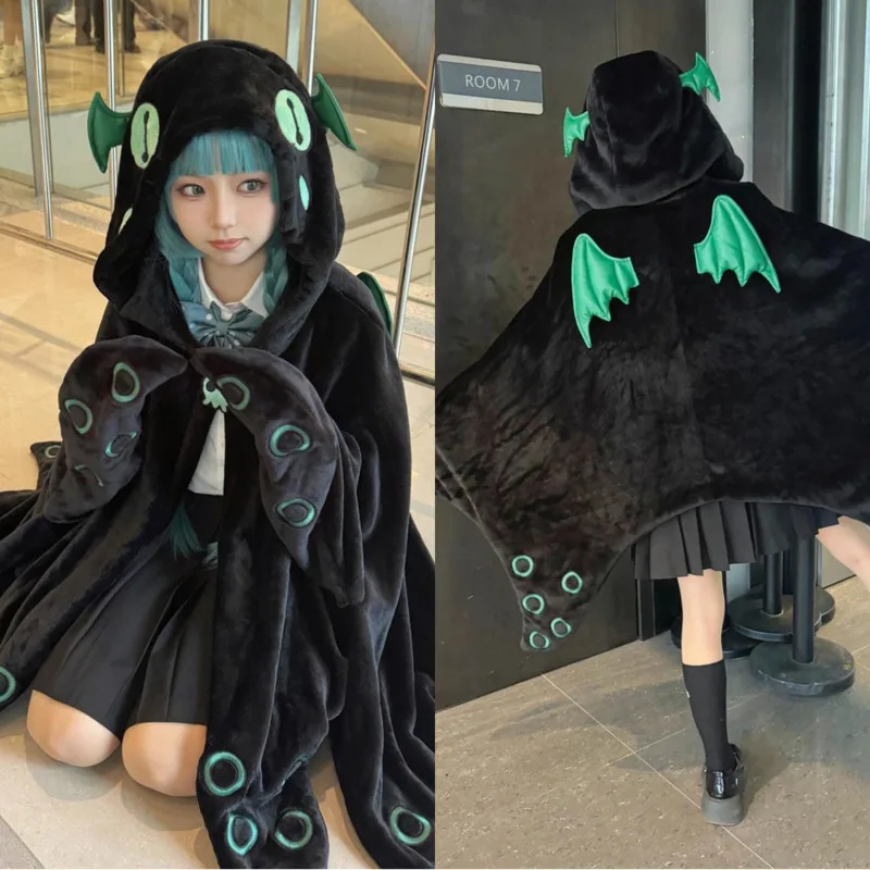 

Dark Style Octopus Coral Fleece Cloak Cute Monster-Themed Hooded Plush Cape New Stylish Women's Wing-Decorated Warm Robe Blanket