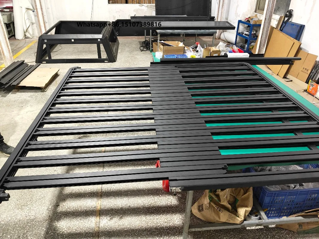 Heavy Duty Aluminum Alloy Sliding Roof Platform with Integrated Ladder Expandable Modern Adventurer Roof Rack