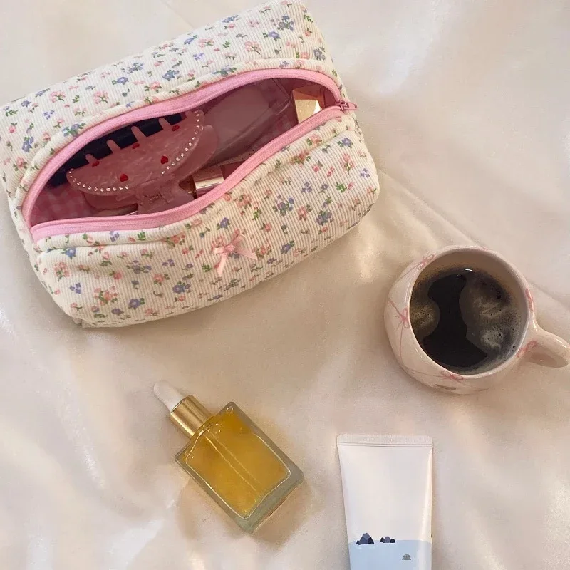 مبطن حقيبة ماكياج الأزهار سستة لطيف طباعة زهرة التخزين المنظم فرشاة للمكياج حقيبة أدوات الزينة سعة كبيرة حقيبة مستحضرات التجميل