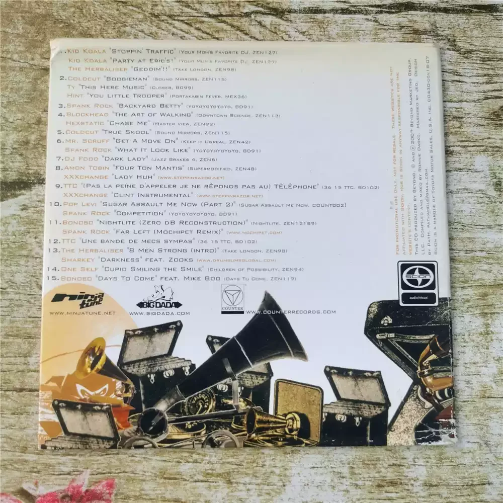 CD DARKO SPANK ROCKBlending Retro Funk Base de Ritmo com Sintetizador Eletrônico Moderno Som O "Club Hip Hop" dos 2000 S"