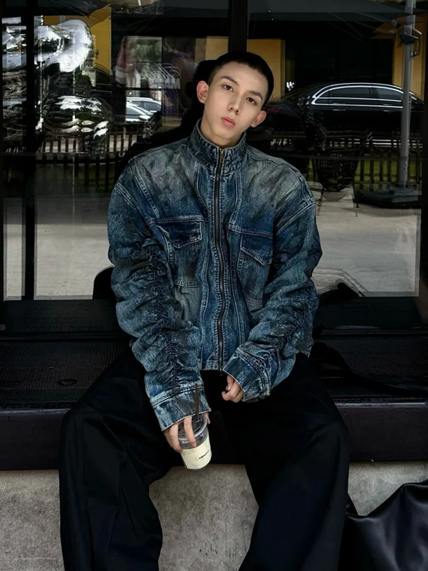 

Мужская джинсовая куртка в стиле рустик с отложным воротником, свободного кроя, повседневная, осенняя, новая, в американском уличном стиле, с эффектом потертости, крутая куртка