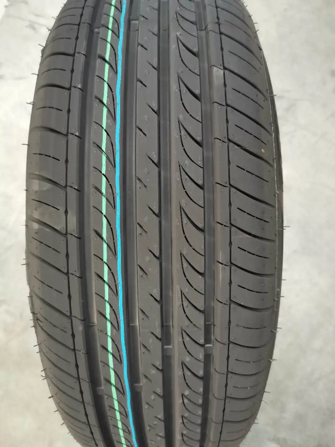 185/60R15 185/65R15 195/50R15 195/55R15 جميع المواسم إطارات العجلات الأخرى والإطارات والاكسسوارات للسيارة