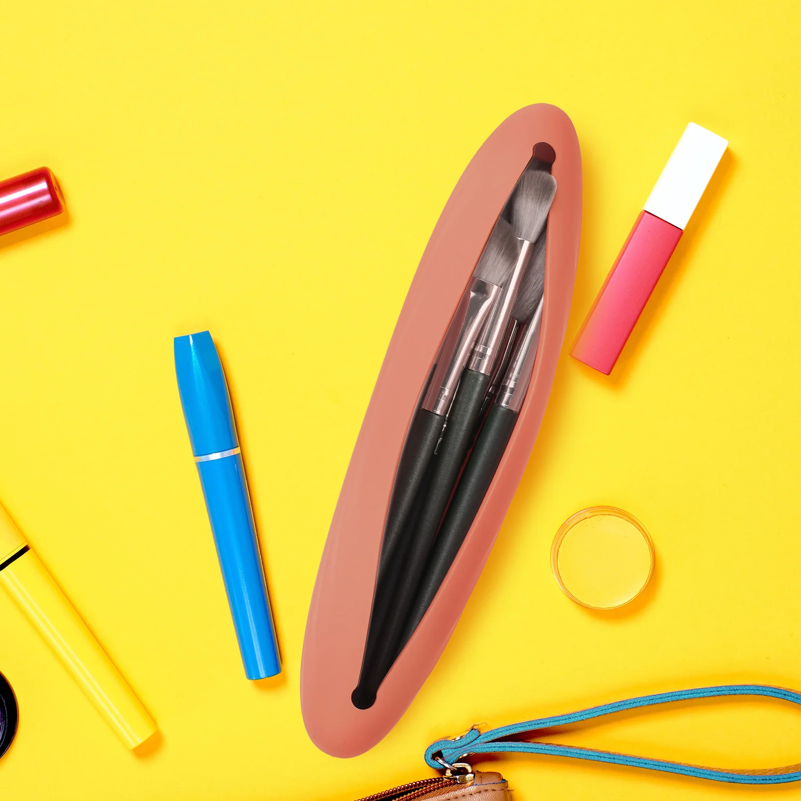 

Ergonomic Silicone Makeup Brush Case Compact Portable Holder For Travel Lightweight Beauty Organizer Storage Container