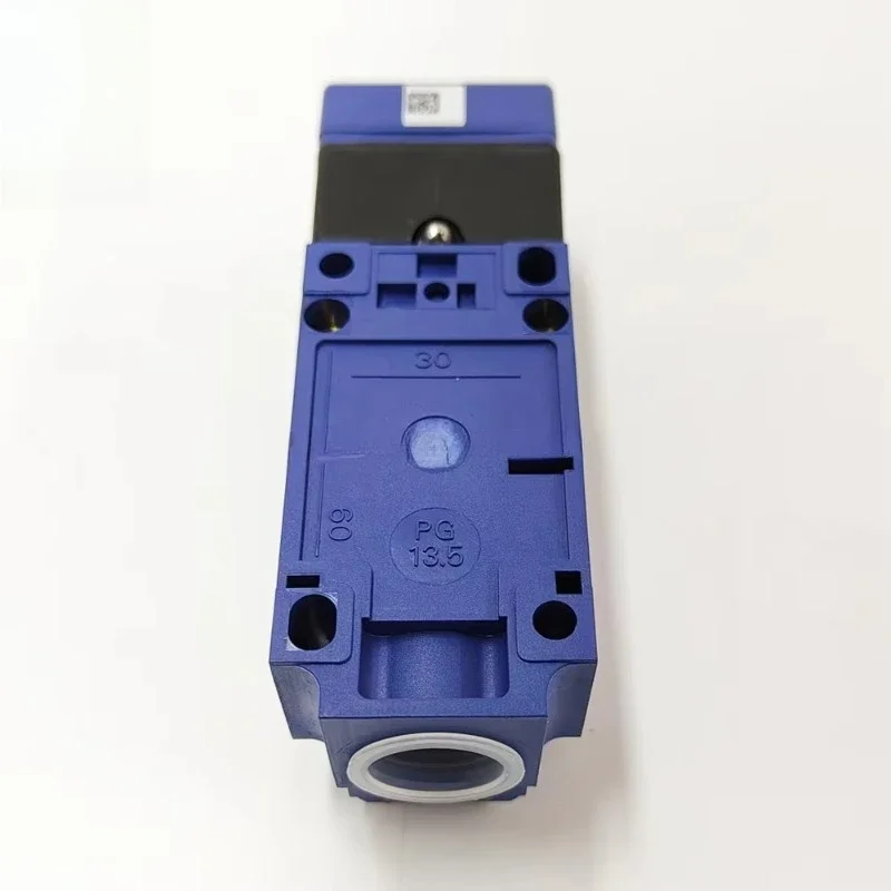 

Brand New Original XS8C4A4PCG13 Inductive Proximity Switch XS7C4A1MPG13 XS8C4A1PCG13 XS8-C4A4PCG13 XS8C4A1MPG13 fast delivery