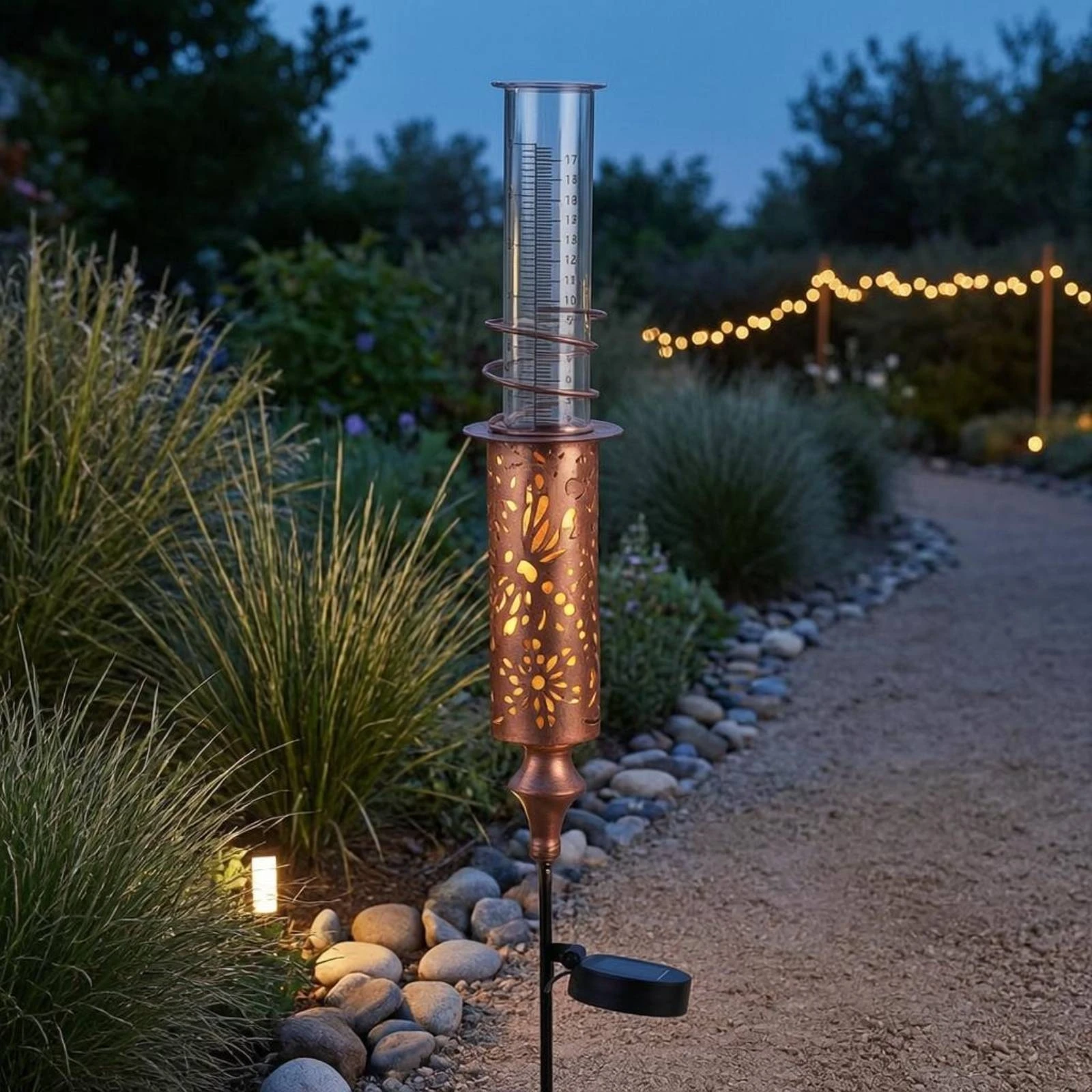 Solar Rain Gauge Easy to Read Metal Rain Gauge Stake Metal Solar Garden Stake Waterproof for Lawn Decoration