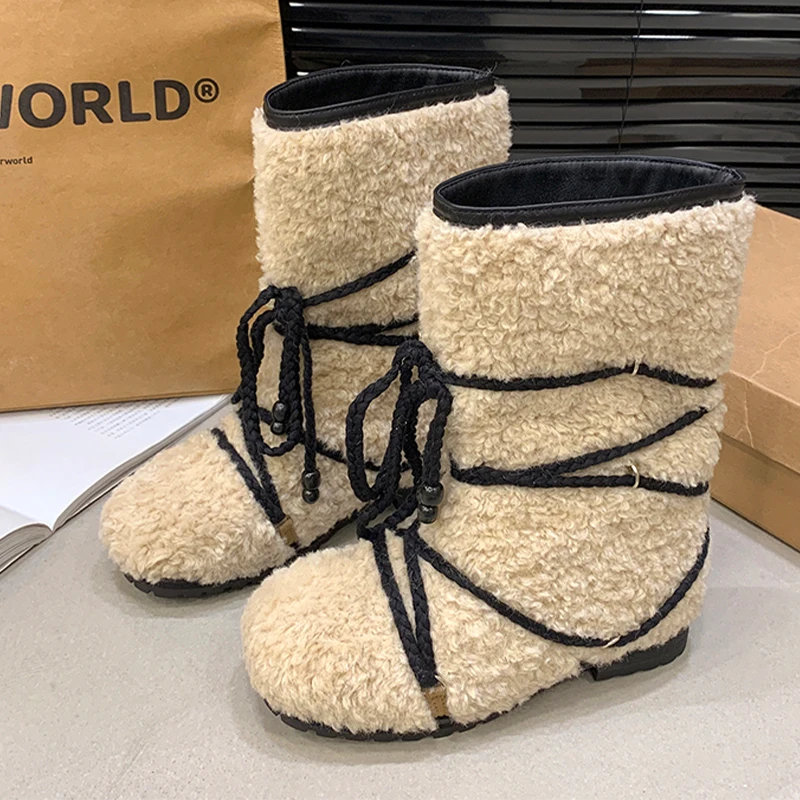 

Женские ботинки на меху на плоской подошве. Дизайнерская теплая спортивная обувь. Зимние модные ботильоны. Новинка 2025 года. Уютное платье. Короткие плюшевые женские зимние ботинки.
