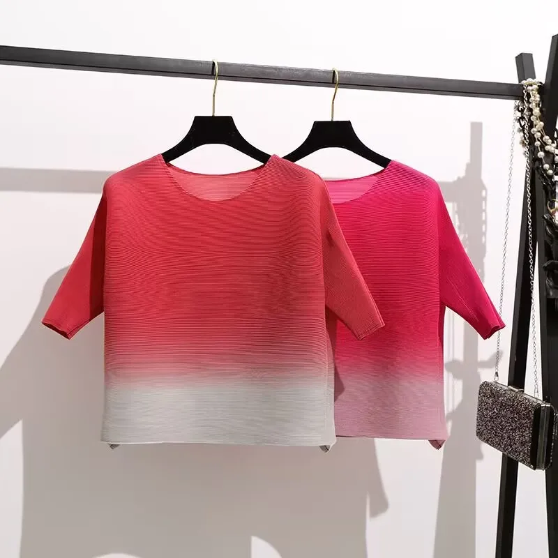 Blouse Summer Lssey Miyake Pleated Blouse Plus Size Loose Gradient Short Sleeve T-shirt Female Joker Design Sense Small Shirt