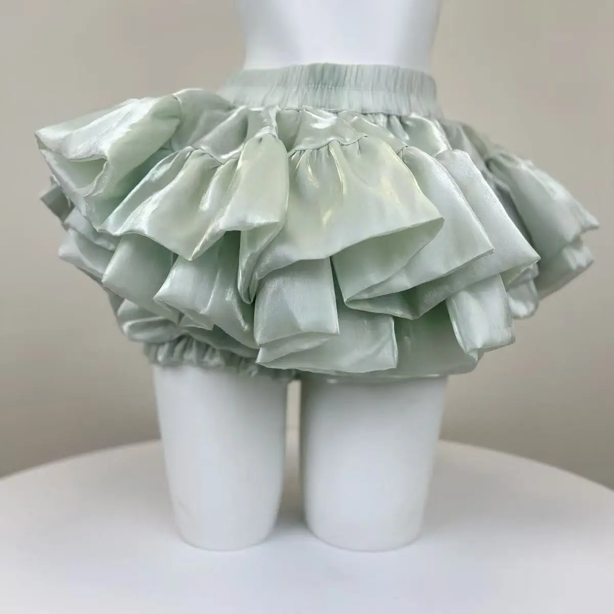 New Sweet Girl Pearl Satin Puffy Skirt Women's White Lolita Ballet Style High Waist Slimming Half Skirt Cake Skirt Princess S...