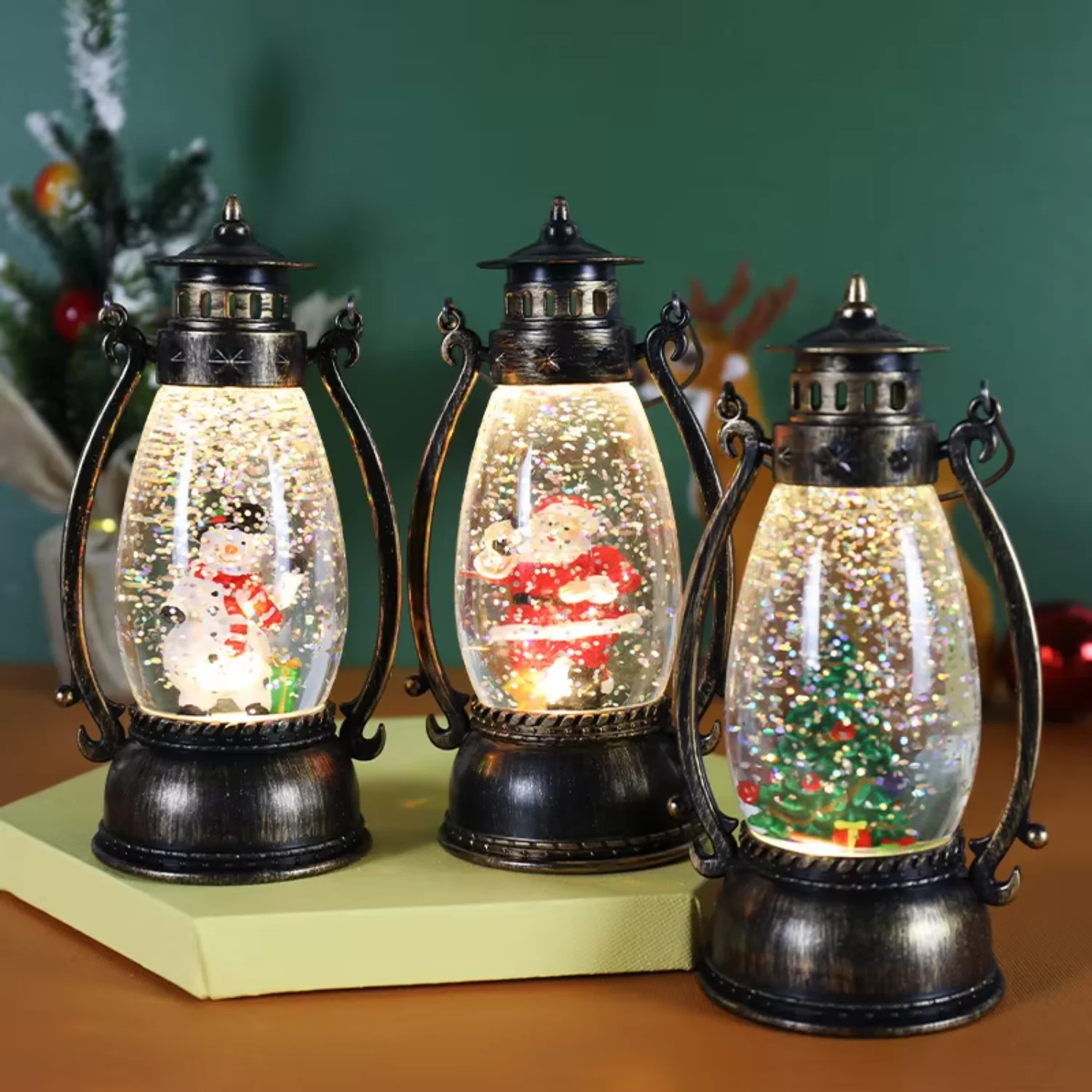 Factory Wholesale Christmas Lamps Lights  Plastic Christmas Snow Water Globe Lantern