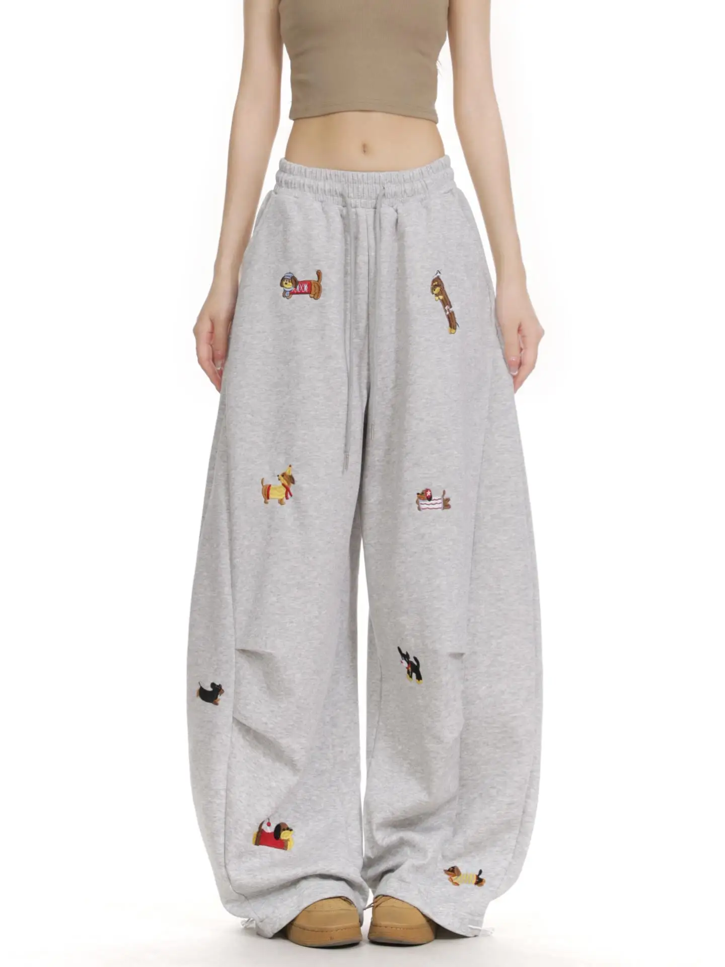 ゆったりとした女性用裏地付きストレートレッグワイドレッグパンツ、アメリカンファンソーセージドッグ刺繍入り、ドレープ感のある快適なカジュアルパンツ