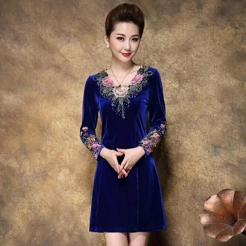 ربيع الخريف فستان مطرز بأكمام طويلة منتصف العمر الأم فستان أنيق W1754 المرأة الذهب المخملية فستان 2025 #4