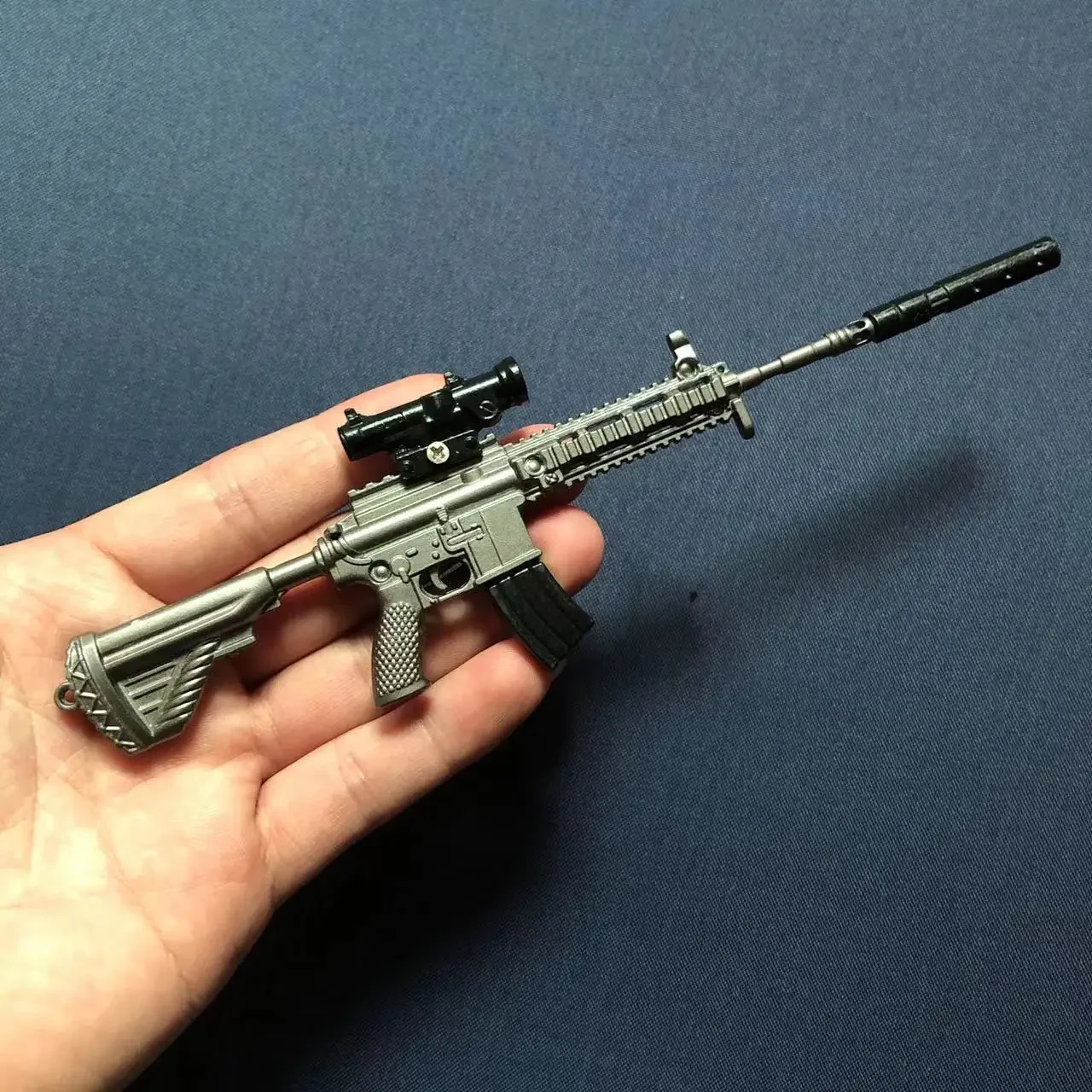 20 سنتيمتر بندقية نموذج سطح المكتب زخرفة سبيكة صغيرة M416 AWM مسدس نموذج PUBG Jedi مسدس لعبة تململ لعبة لصبي الكبار هدية الكريسماس