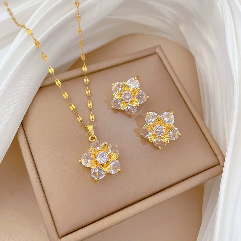 Titanium Steel Five-Leaf Flower Necklace and Earrings Set Micro-Set Personalized Glamorous Banquet Jewelry Accessories