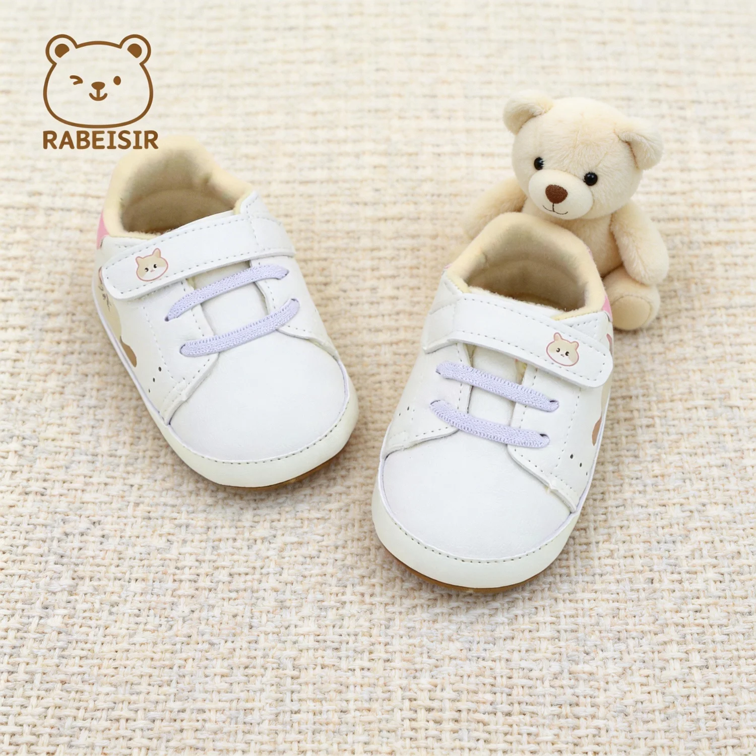Lightweight and cute cat print sneakers with soft soles, versatile baby walking shoes