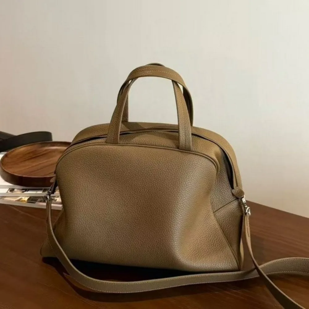2026 New Leather Women's Bowling bag Capacity Commuter Slack Casual Fashion Unique Texture Shoulder Bag Simple