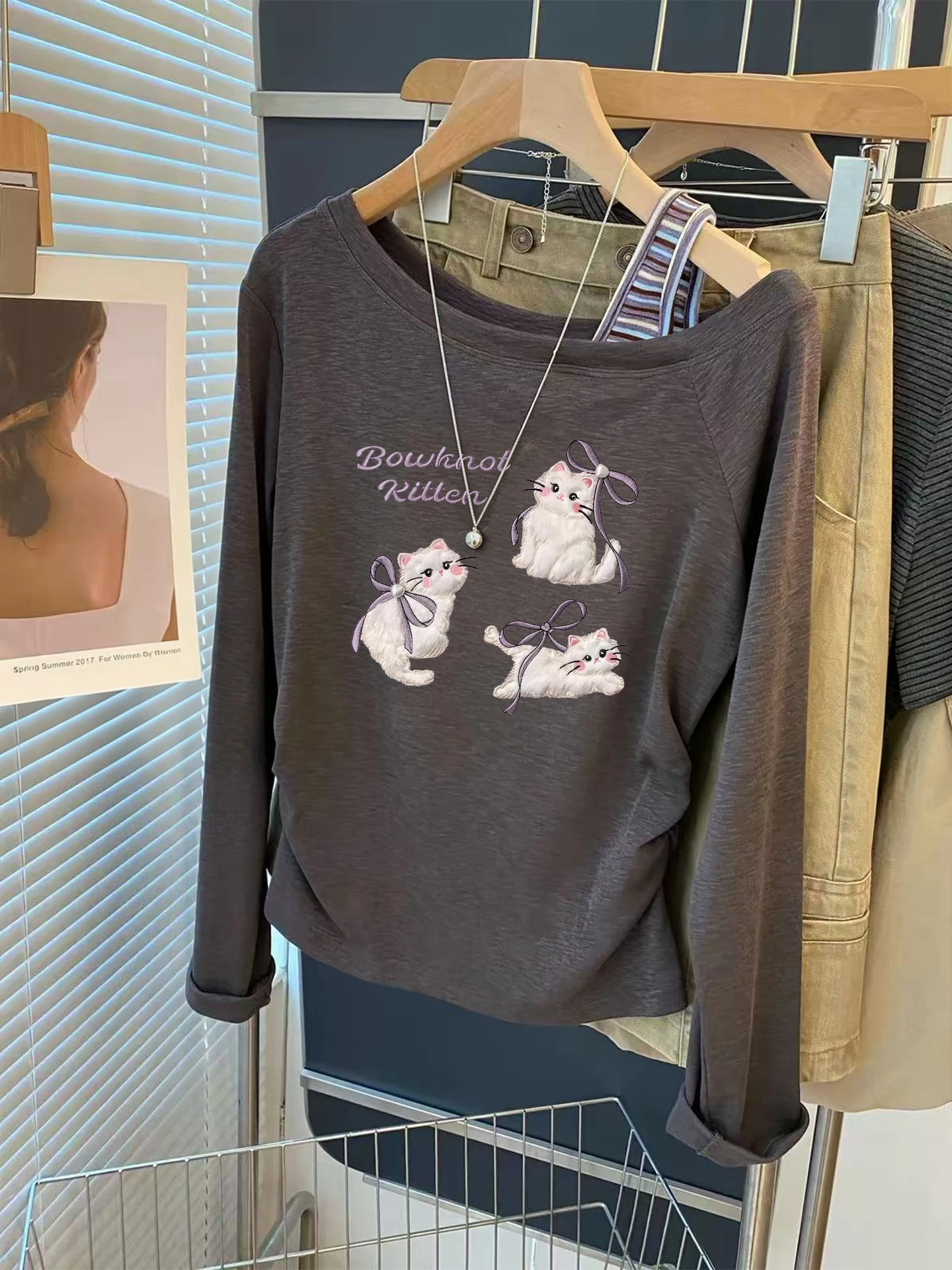 Dongda Gate Fashionable Splice Shoulder Cartoon Print Long Sleeve T-Shirt Women's Top Initial Autumn New Standard Fit Cotton