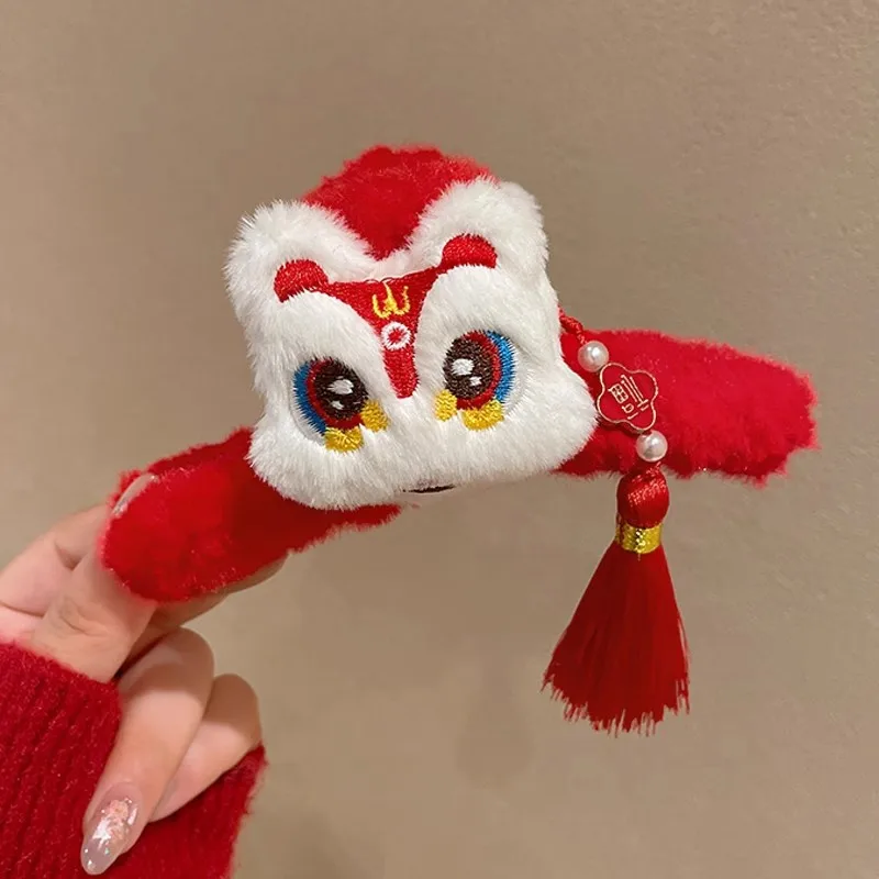 1 قطعة شرابة رقص الأسد السنة الجديدة مقاطع الشعر القطيفة للنساء دبوس الشعر الأحمر الخلفي كعكة القرش مقاطع أغطية الرأس الملحقات #5