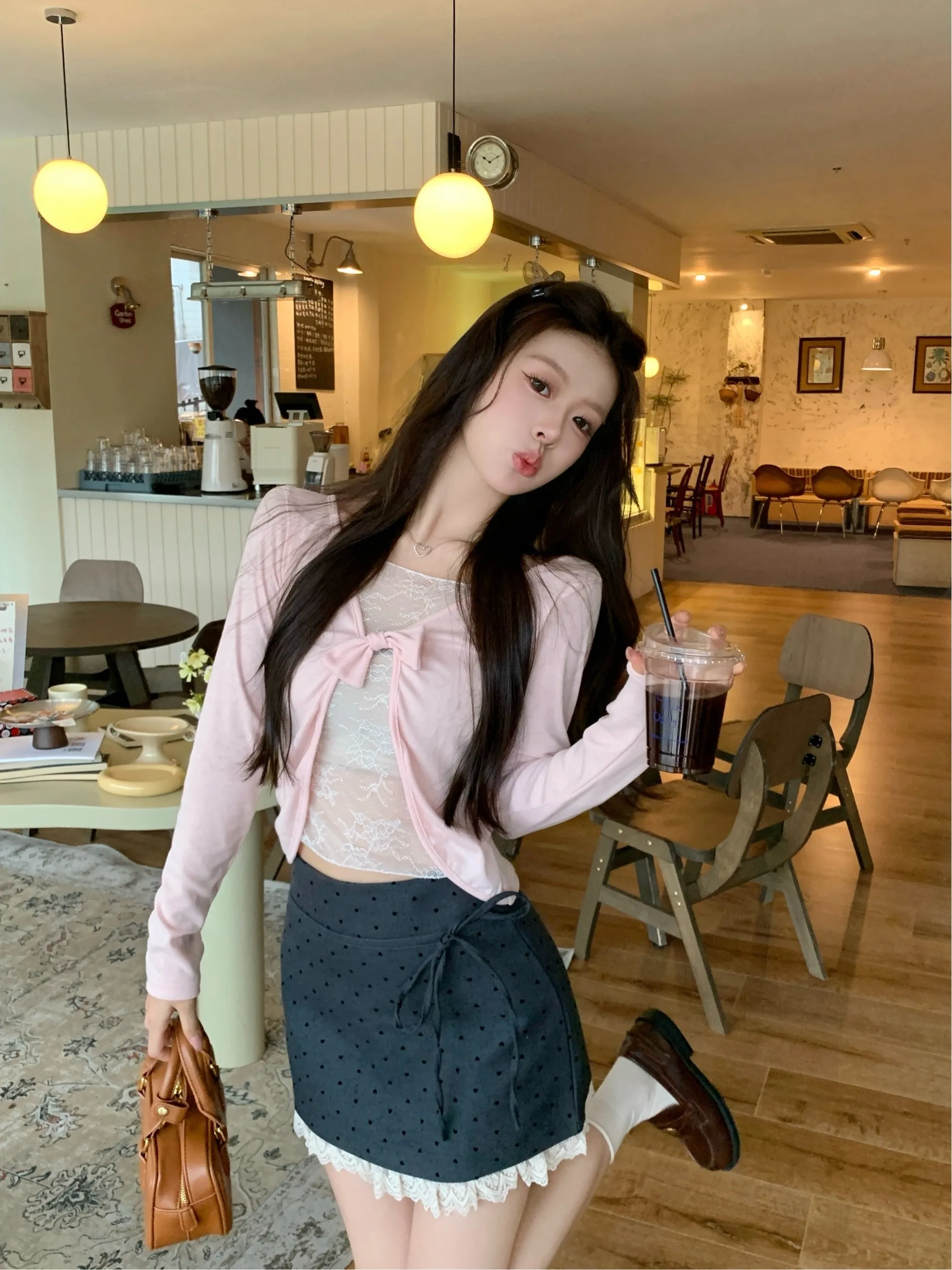 

Розовая кружевная футболка с узлом и вырезами, имитация двухслойности, с длинными рукавами, женский модный осенний топ в стиле Sweet Girl