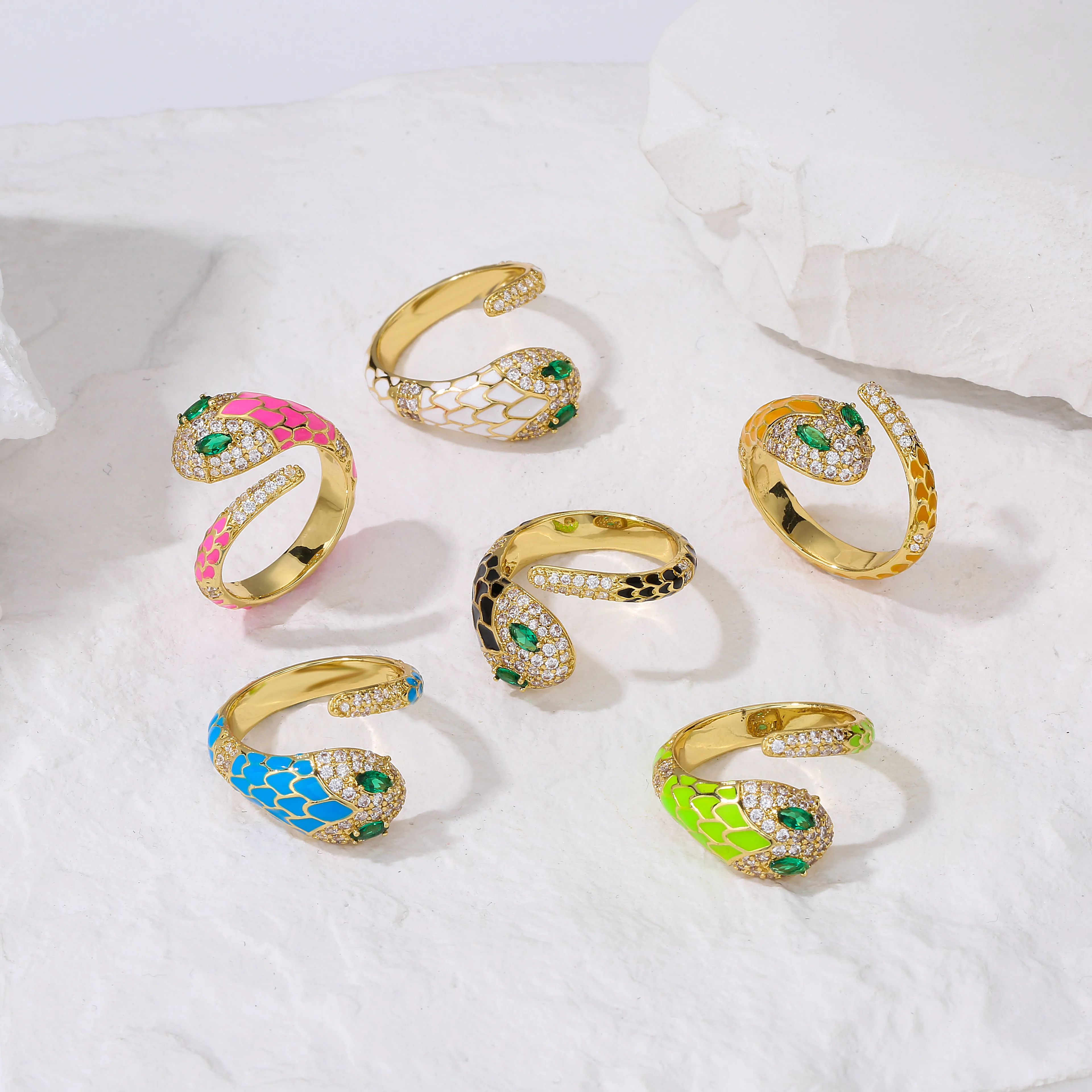 HECHENG,Simple Colorful Resin Crystal Snake Animal Adjustable Rings Irregular Geometric Twisted Ring for Women Party Accessories