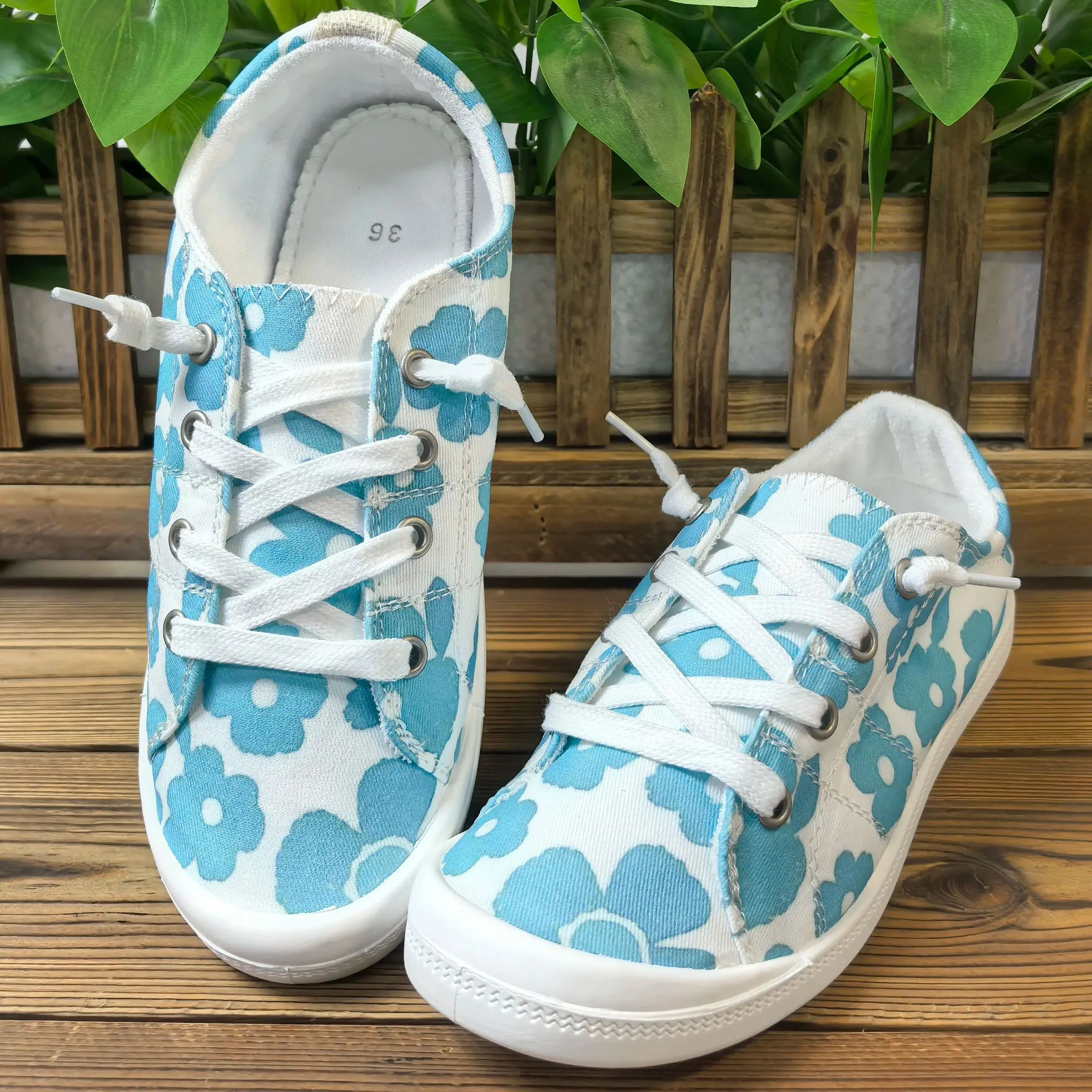 

Women's Spring and Summer New Fashion Sky Blue Flower Print Casual Shoes, Comfortable Shallow Mouth Low Top Soft Sole Lightweight Breathable Large Size Women's Shoes