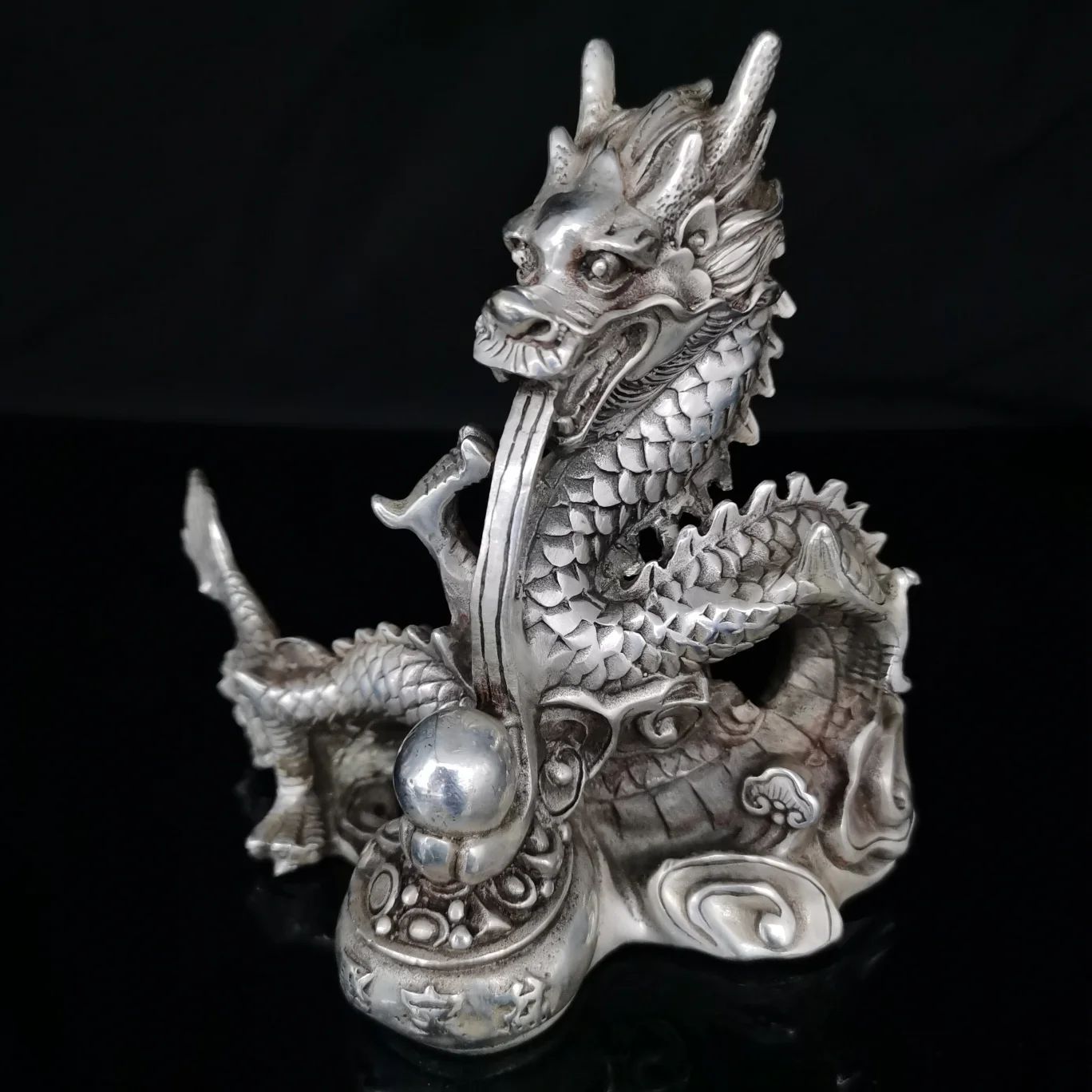 

Chinese Elaboration,Cupronickel Engrave ,Good Luck“Get Rich Dragon”,Metal Crafts,Home Decoration,Collect