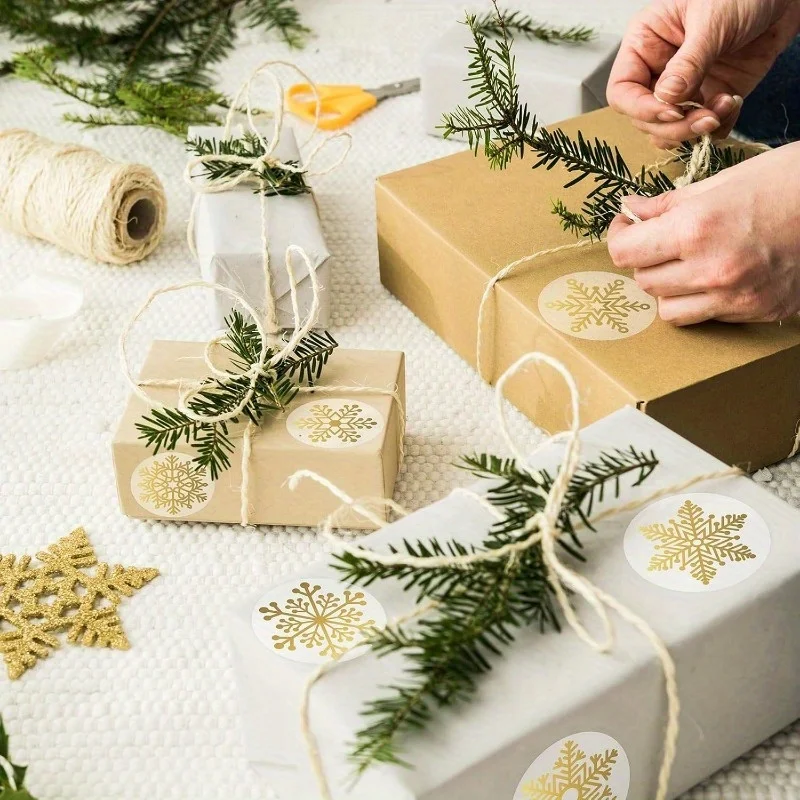 500pcs/roll, 1.5" -Self-Adhesive 6Design,glitter Gold & Silver Snowflake Labels for Cards, Gifts Wrap, Parties decor Sticker