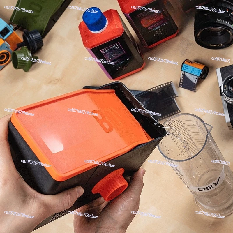 مجموعة أدوات تنظيف فيلم غرفة المظلمة الصغيرة المدمجة لـ 135 و120 فيلم سلبي لا حاجة إلى حقيبة داكنة - خزان التنظيف متضمن #1