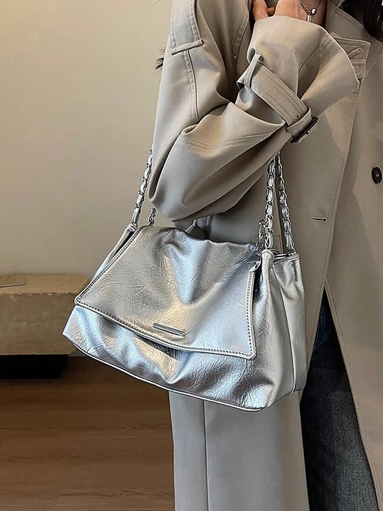 Large capacity bag for women in 2024, new trendy and high-end single shoulder bag, summer commuting chain crossbody bag