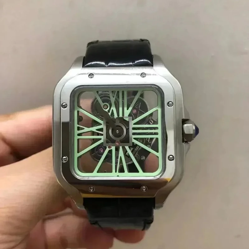 2025 ساعة كوارتز مجوفة جديدة للرجال من الفولاذ المقاوم للصدأ باللون الذهبي الوردي ساعة يد جلدية مربعة باللون الأصفر