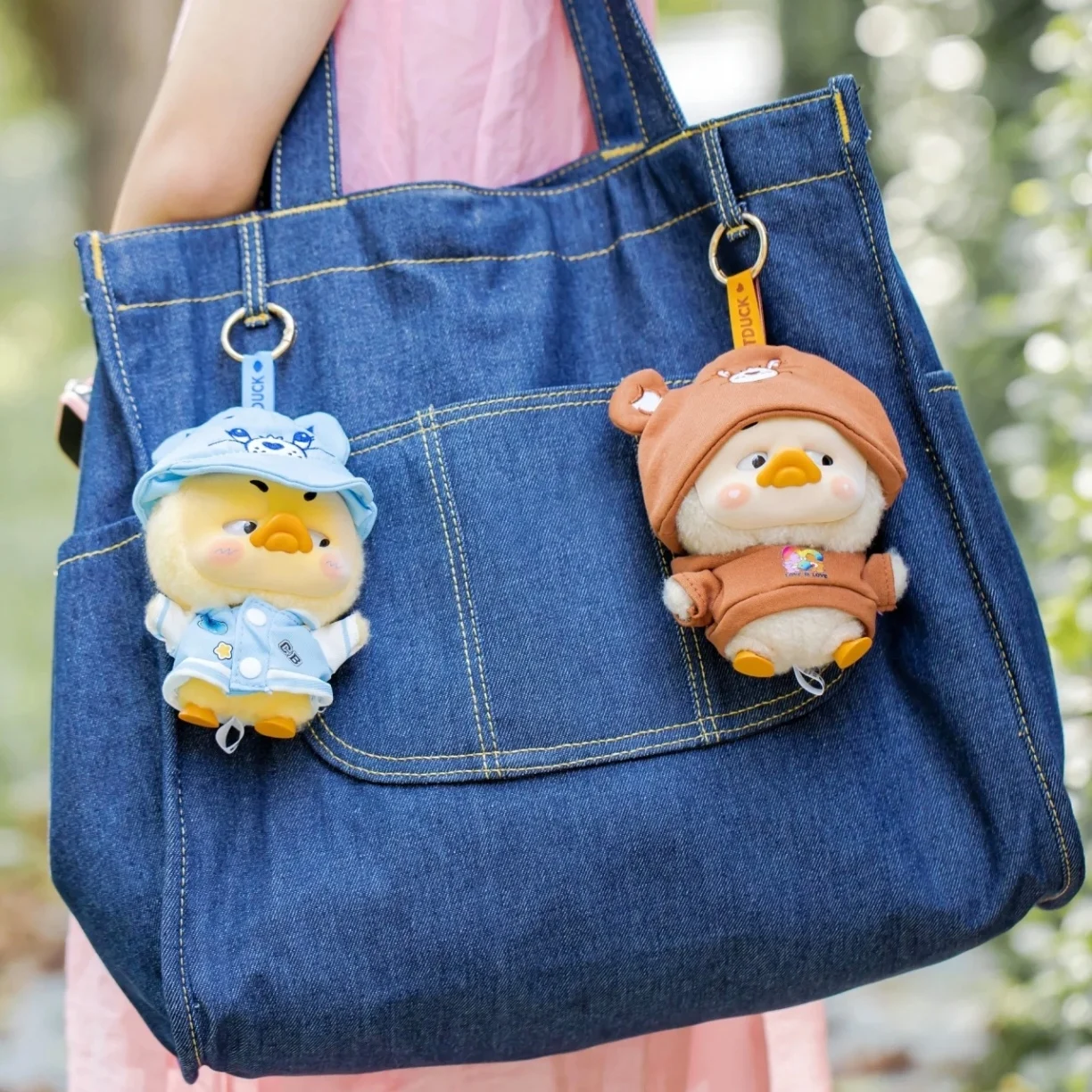 

Genuine New Upset Duck Blind Box Annoying Duck Union Famous Style Transforms Into Rainbow Duck Tide Play Bag Pendant Toys Gifts