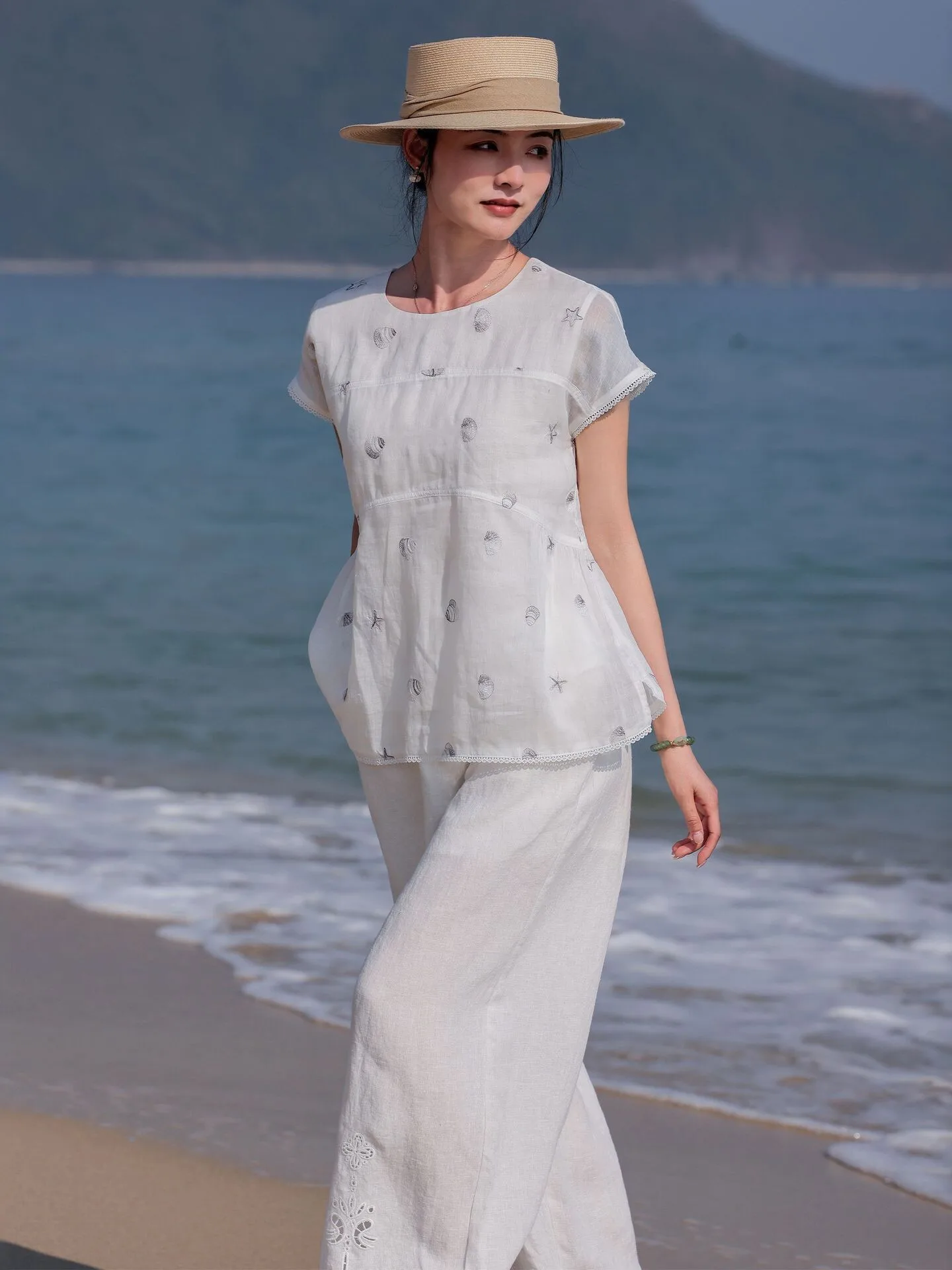 

High-End Hemp Embroidered Shirt Women Summer Thin Loose Short Sleeve Floral Trim Top Small Shirt Artistic Style Cotton