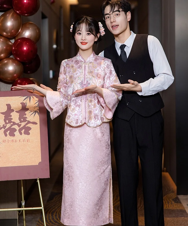 

Pink Chinese style Improved Toast Top + Skirt Set Summer Senior Wedding Bridal Guangdong Embroidery Engagement Gown Dress TP091