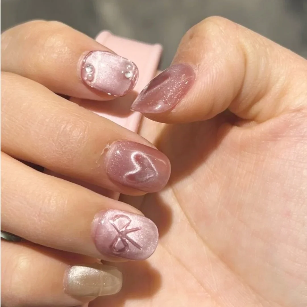 Short Square Press On Nails, Glitter Cat Eye, pontas de unhas completas, design de coração doce, unhas acrílicas artificiais para uso diário, 10 peças